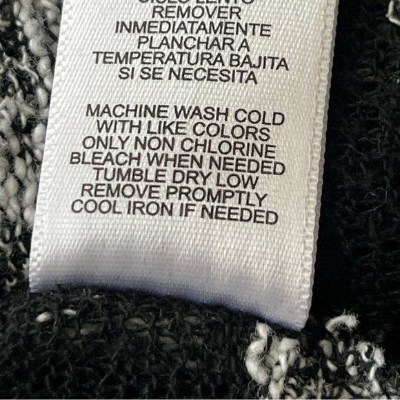 Women’s Daisy Fuentes Black White Striped Cardigan Size Small - Picture 7 of 8